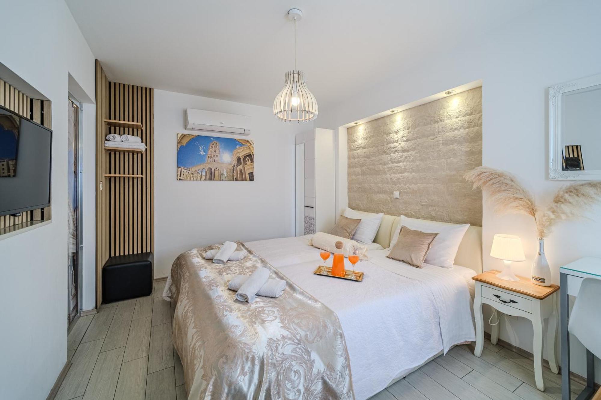 Central Split Rooms And Apartments Paese Dış mekan fotoğraf