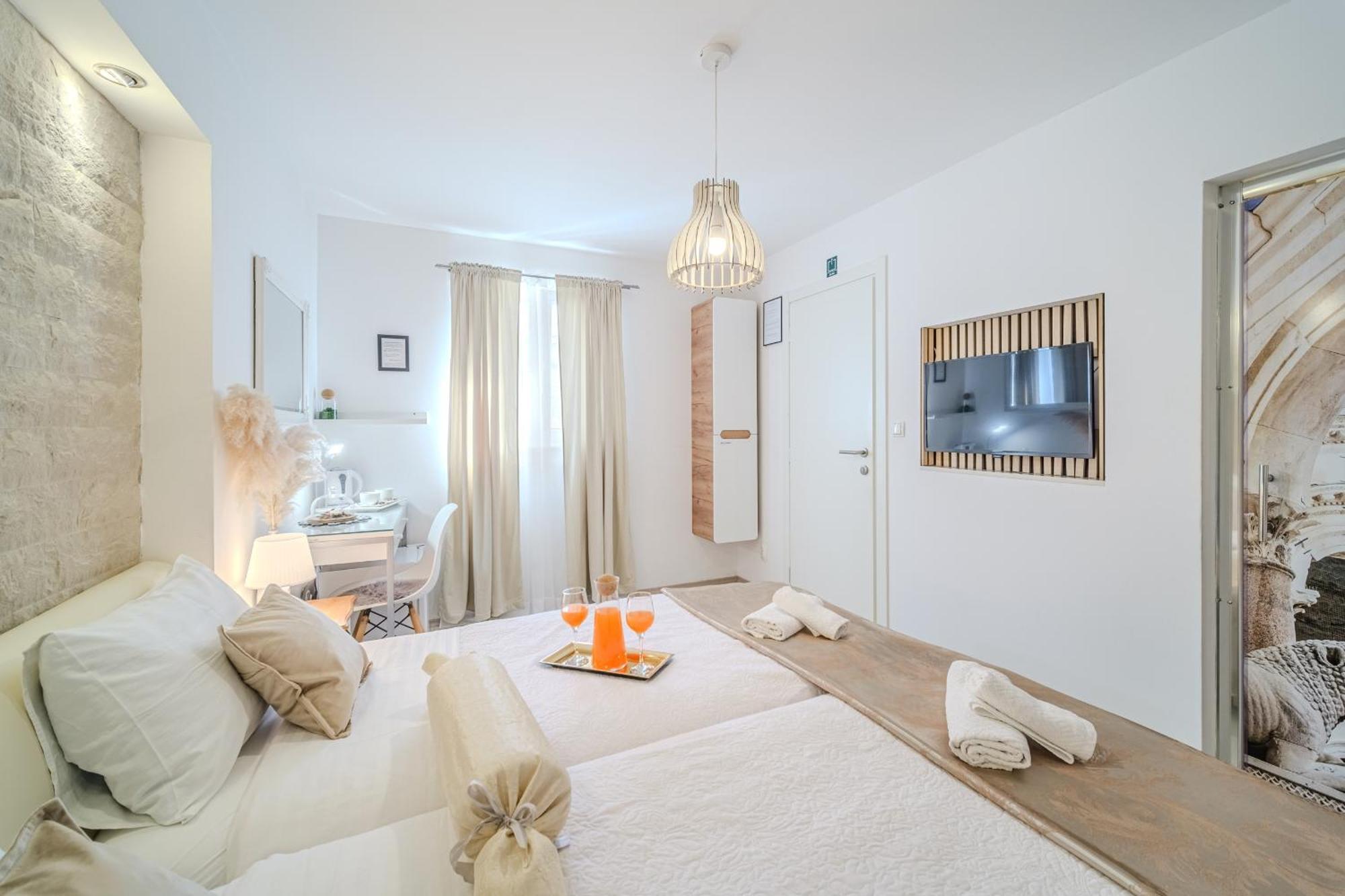 Central Split Rooms And Apartments Paese Dış mekan fotoğraf