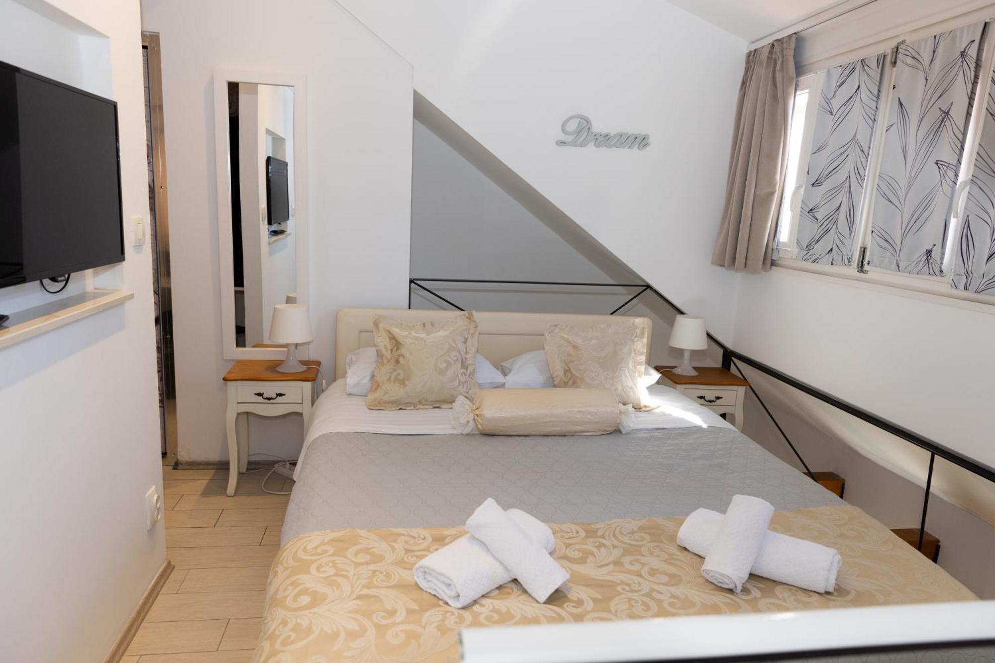 Central Split Rooms And Apartments Paese Dış mekan fotoğraf