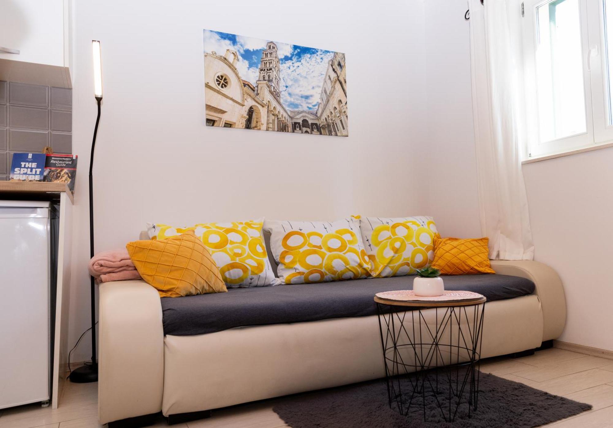 Central Split Rooms And Apartments Paese Dış mekan fotoğraf