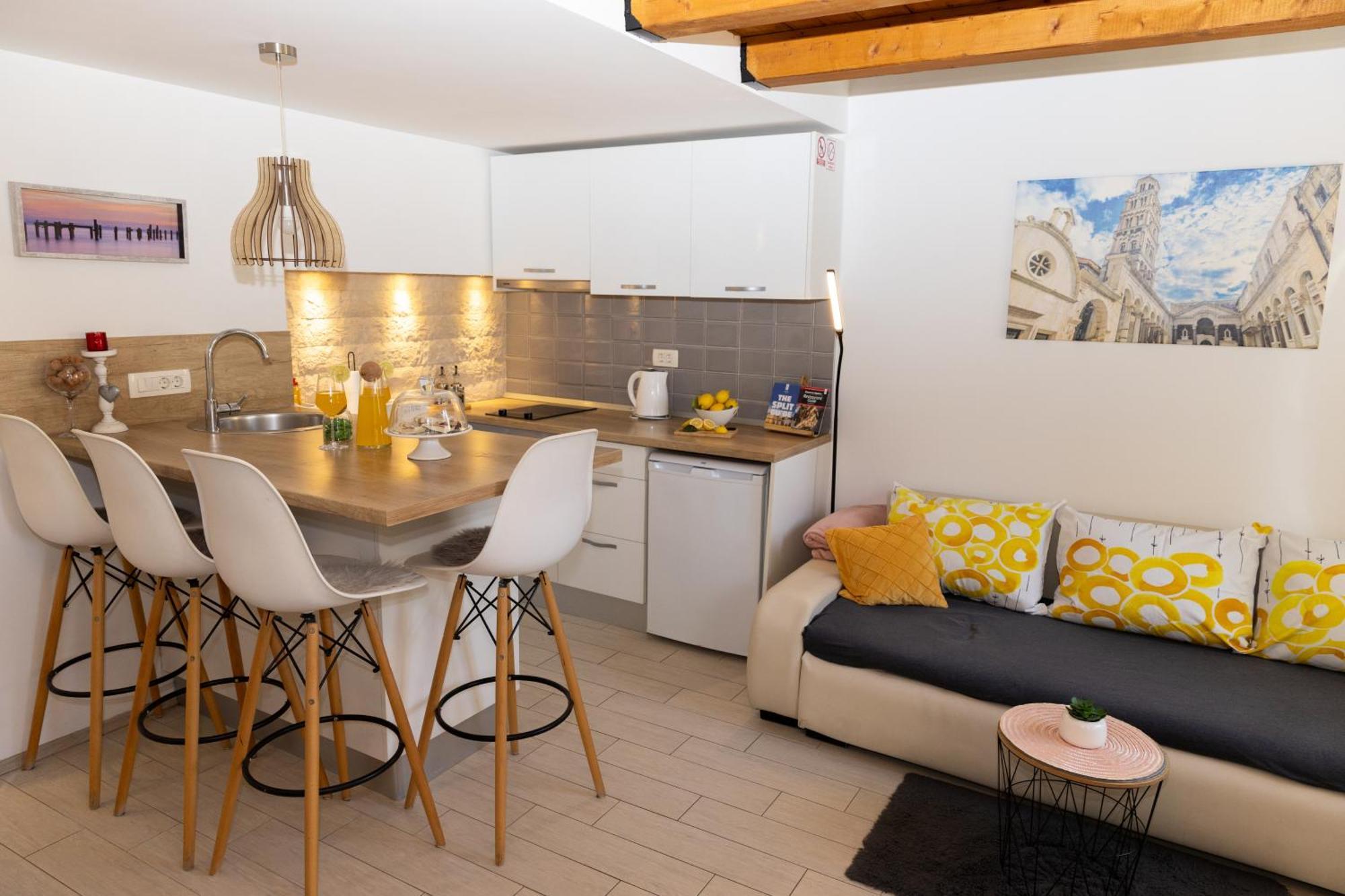 Central Split Rooms And Apartments Paese Dış mekan fotoğraf