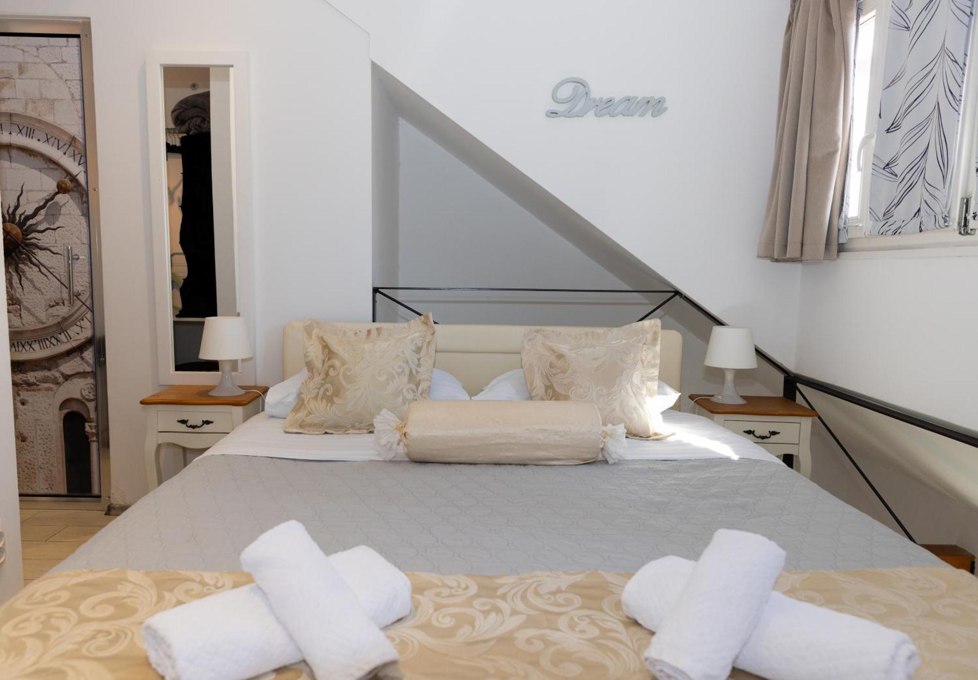 Central Split Rooms And Apartments Paese Dış mekan fotoğraf